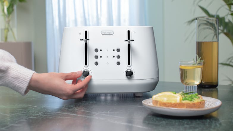 DeLonghi Eclettica 4 Slice Toaster - Whimsical White (CTY4003.W)