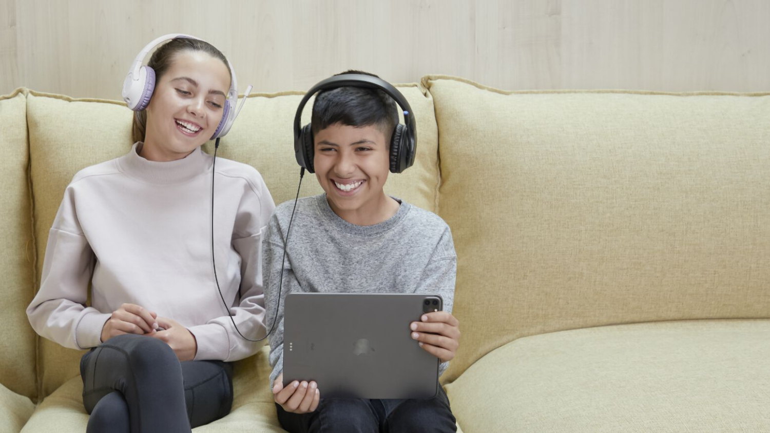 Belkin SoundForm Inspire Wireless Over-Ear Headset - Lavender