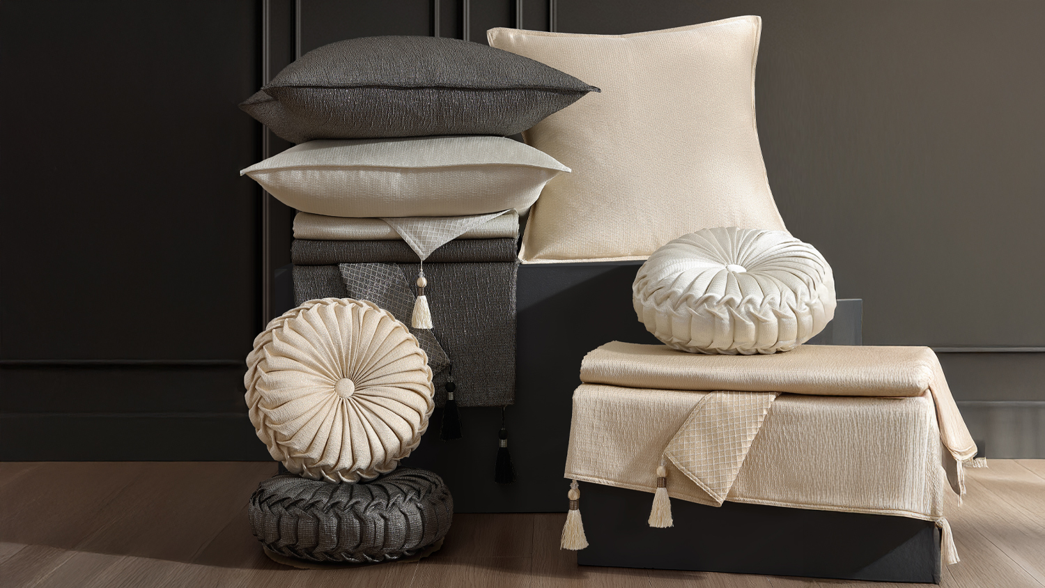 Octavia Throw by Da Vinci