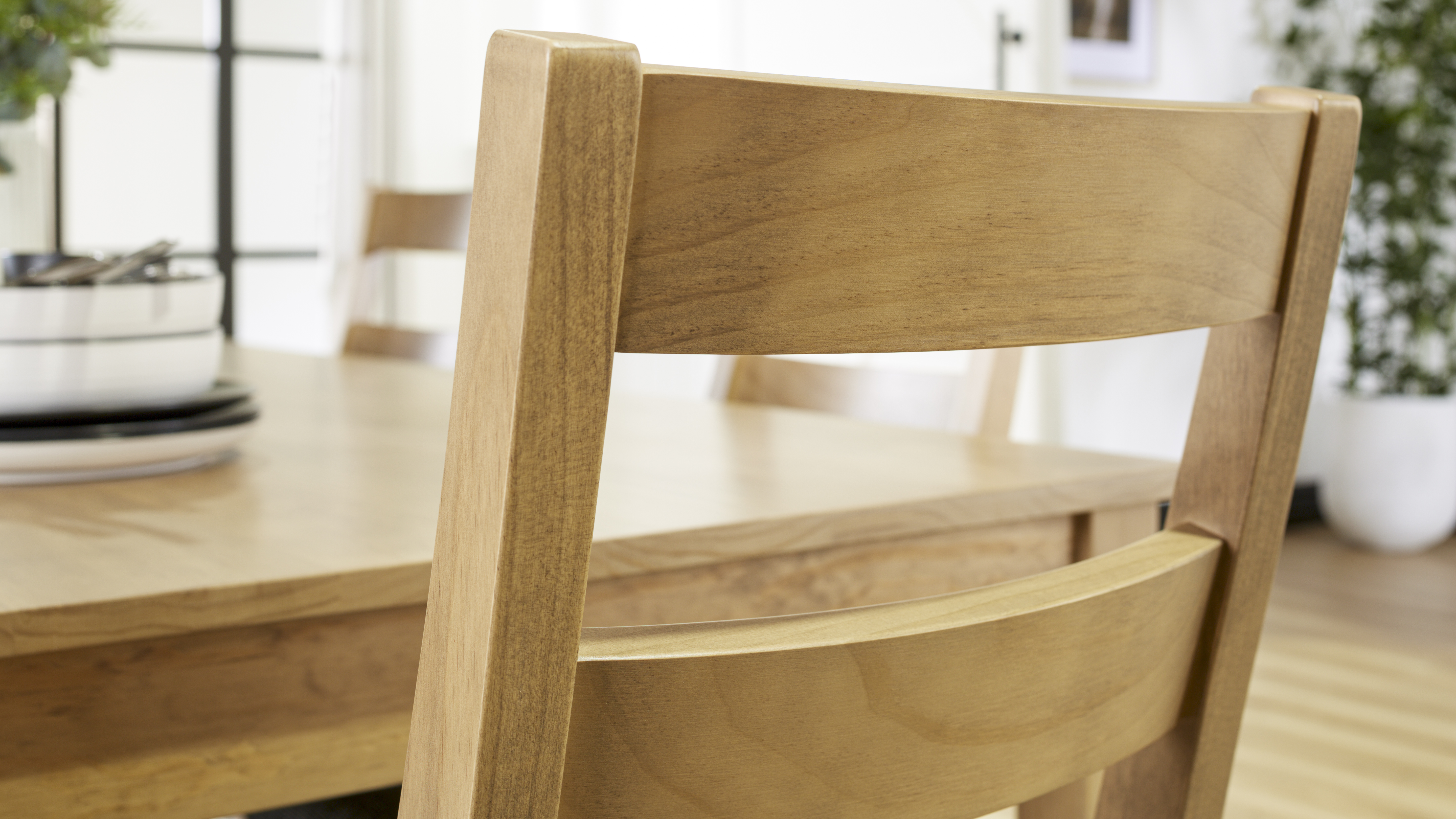 Remy 7 Piece Dining Suite