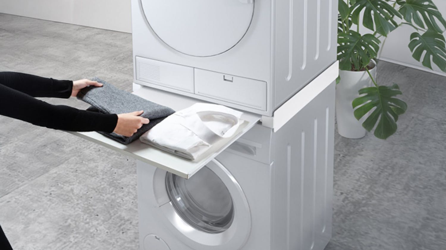Ariston Front Loading Washing Machine and Dryer Stacking Kit with Slide Out Shelf - White (OALU01)