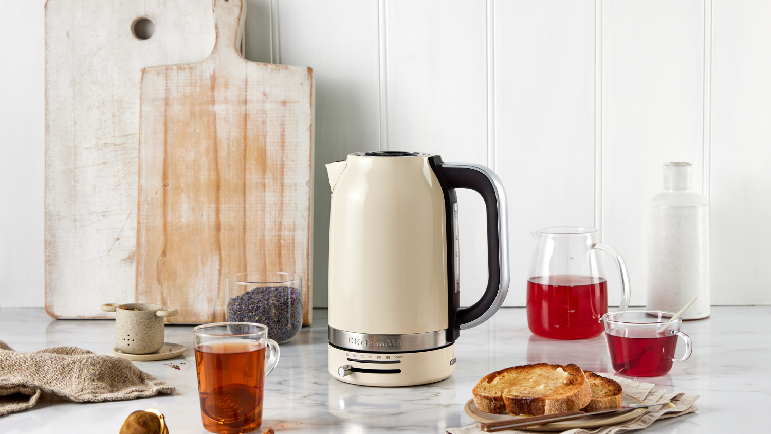 KitchenAid 1.7L Variable Temperature Kettle - Almond Cream (5KEK1701AAC)