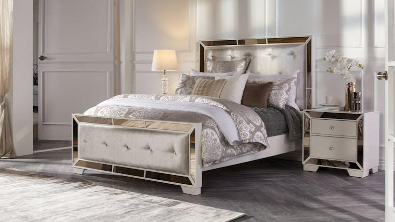 Juliette King 5 Piece Dresser and Mirror Bedroom Suite