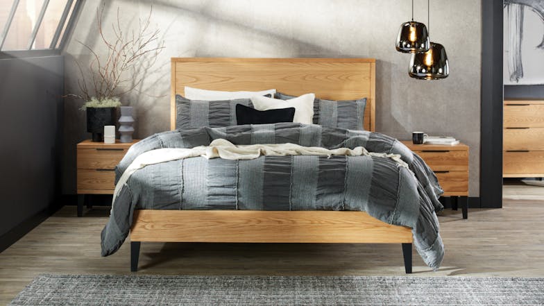 Huntsbury Queen 3 Piece Bedside Bedroom Suite