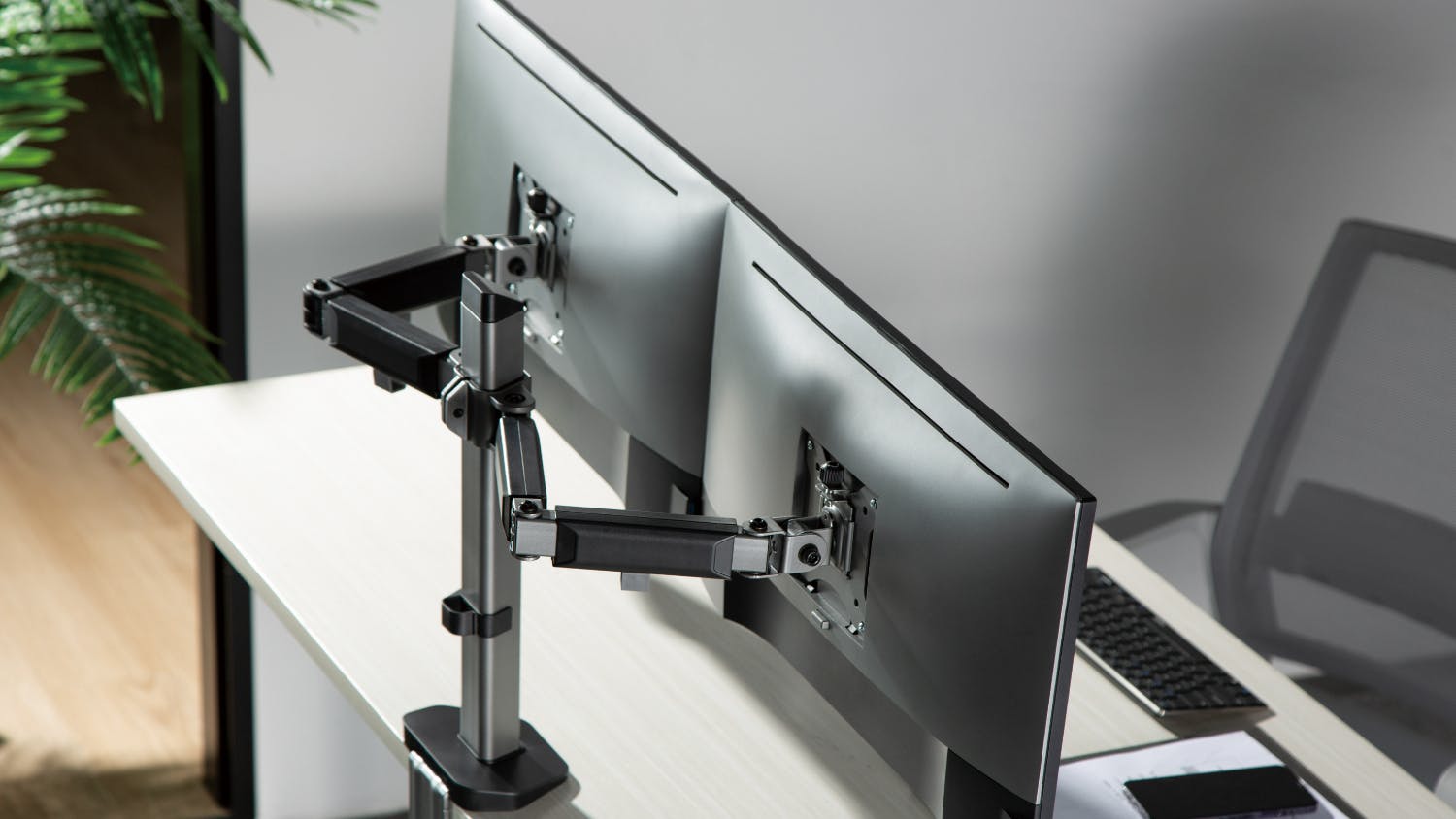 Konic Deluxe Dual-Screen Articulating Arms for 17"-32" Monitor - Grey (KN-DE524C)