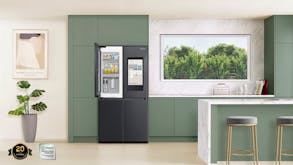 Samsung 636L Quad Door Fridge Freezer with Ice & Water Dispenser - Black (AI Family Hub/RF65DG9HC3B1SA)