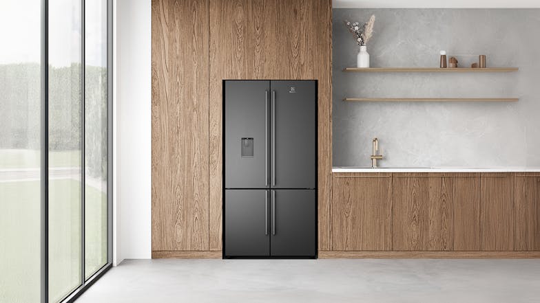 Electrolux 562L Quad Door Fridge Freezer with Water Dispenser - Matte Black (UltimateTaste 700/EQE5657BA)