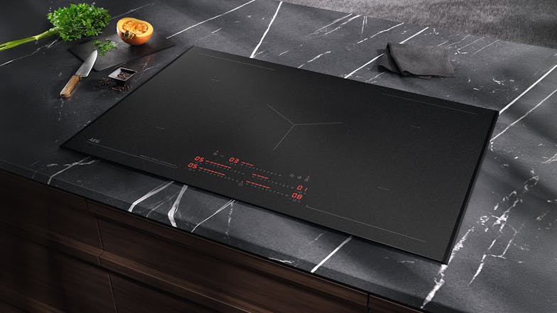 AEG 80cm 5 Zone Induction Cooktop - Matte Black (SaphirMatt/NIK85M00AZ)