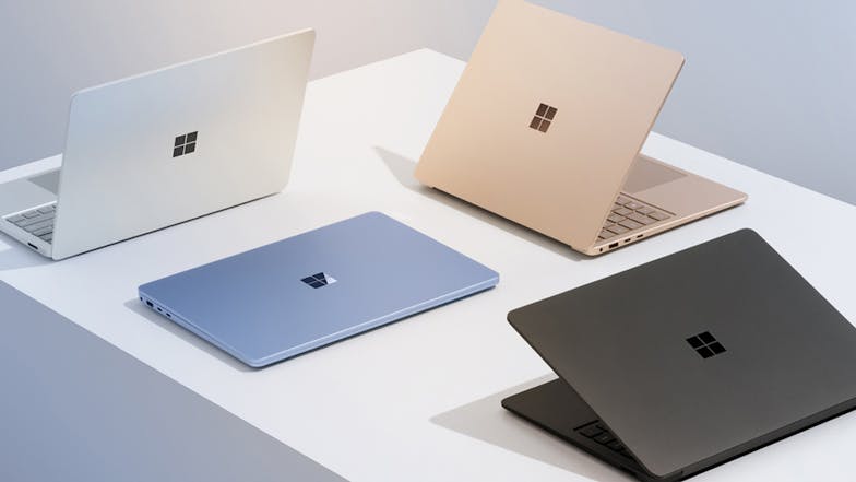 Microsoft Surface Laptop (7th Edition) 13.8" - Snapdragon X Plus 16GB-RAM 256GB-SSD CoPilot+ PC - Platinum (ZGJ-00016)