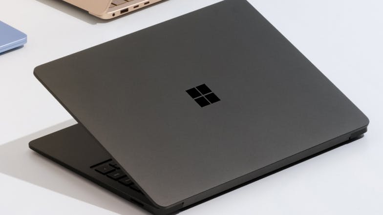 Microsoft Surface Laptop (7th Edition) 13.8" - Snapdragon X Elite 16GB-RAM 512GB-SSD CoPilot+ PC - Black (ZGP-00052)