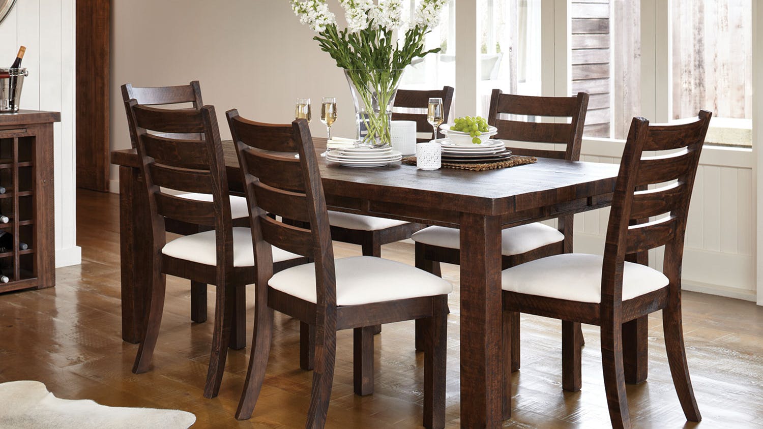 Barnyard 7 Piece Dining Suite