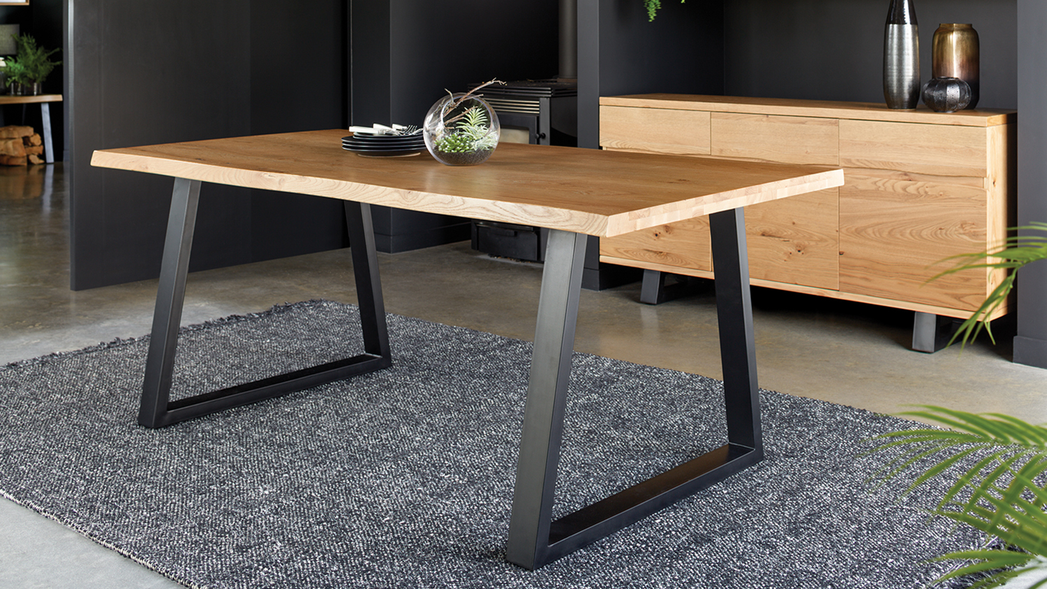 Kubu Dining Table