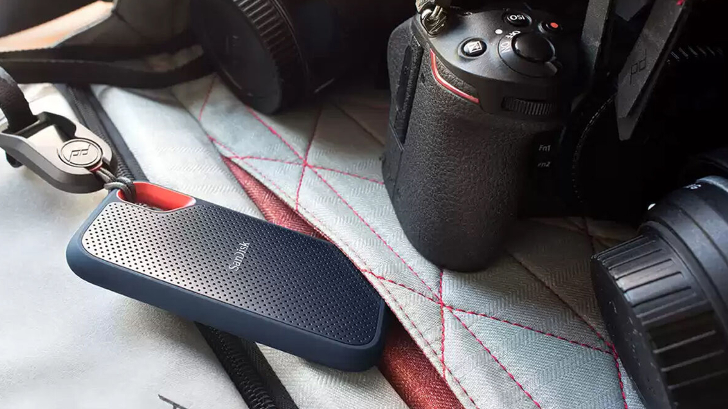 SanDisk Extreme USB 3.2 Portable SSD with USB-C Connector - 1TB (Black)