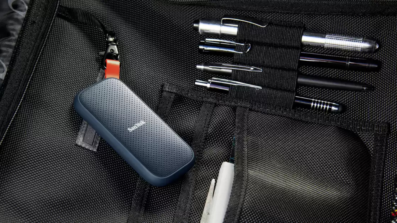 SanDisk SDSSDE30 USB 3.2 Portable SSD with USB-C Connector - 2TB (Black/Red)