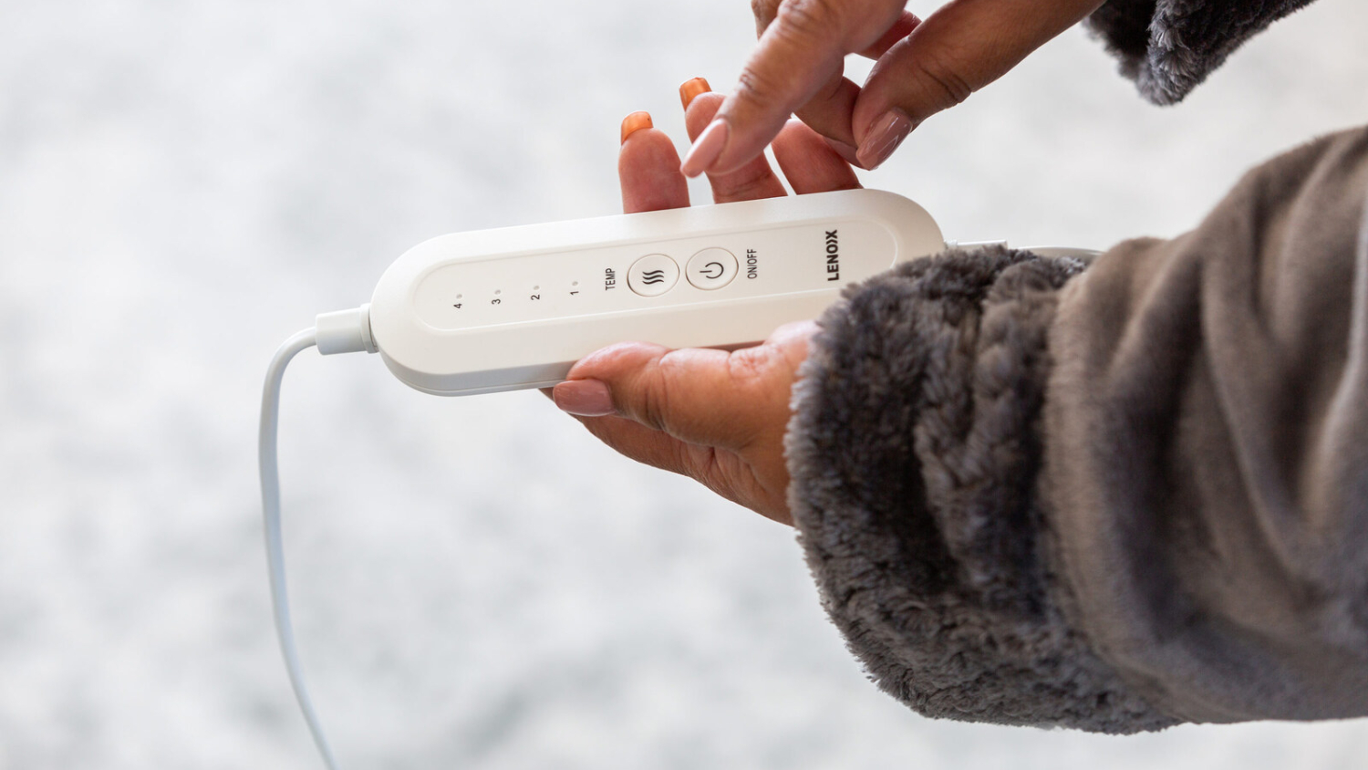 Lenoxx Plush Fleece-Lined Electric Foot Warmer