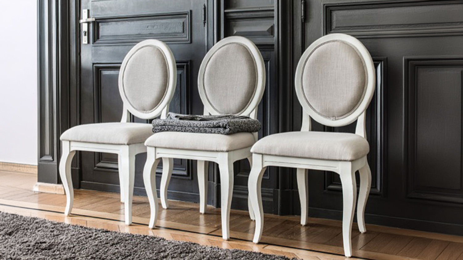 Venitiennes Medallion Chair