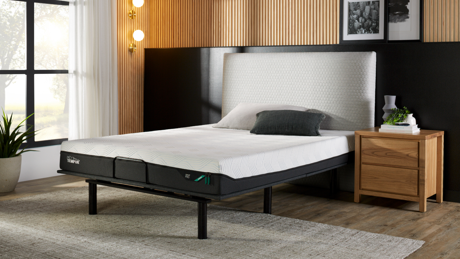 Pro SmartCool Medium Queen Mattress with Motion Queen Adjustable Base by Tempur