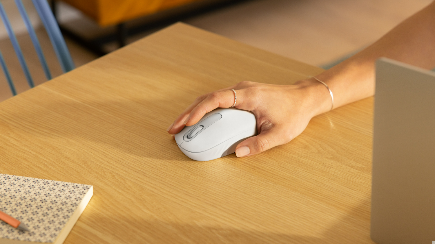 Logitech M196 Wireless Mouse - Off White (910-007463)