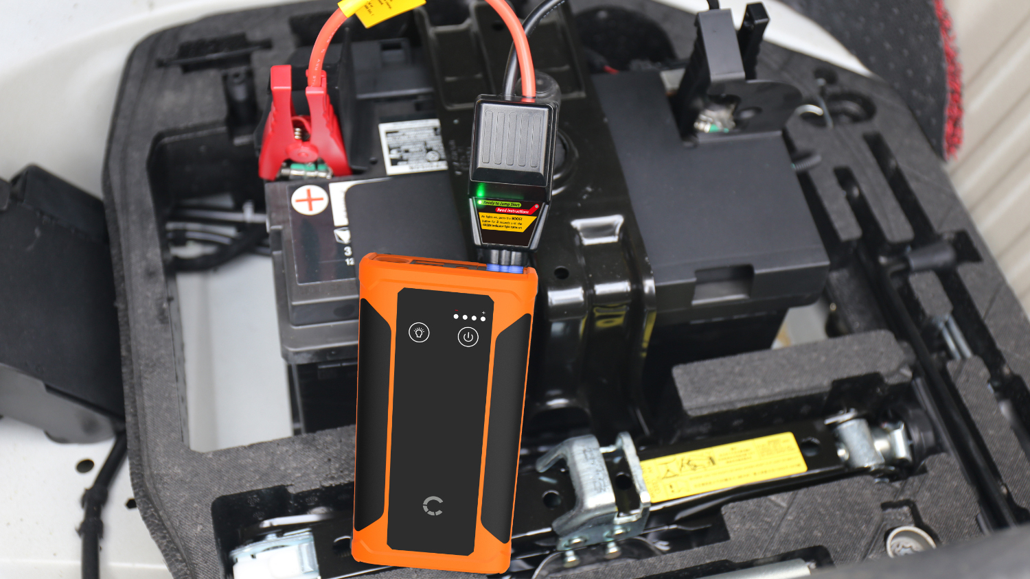 Cygnett ChargeUp 10,000mAh 12V Power Bank with Jump Starter - Black/Orange