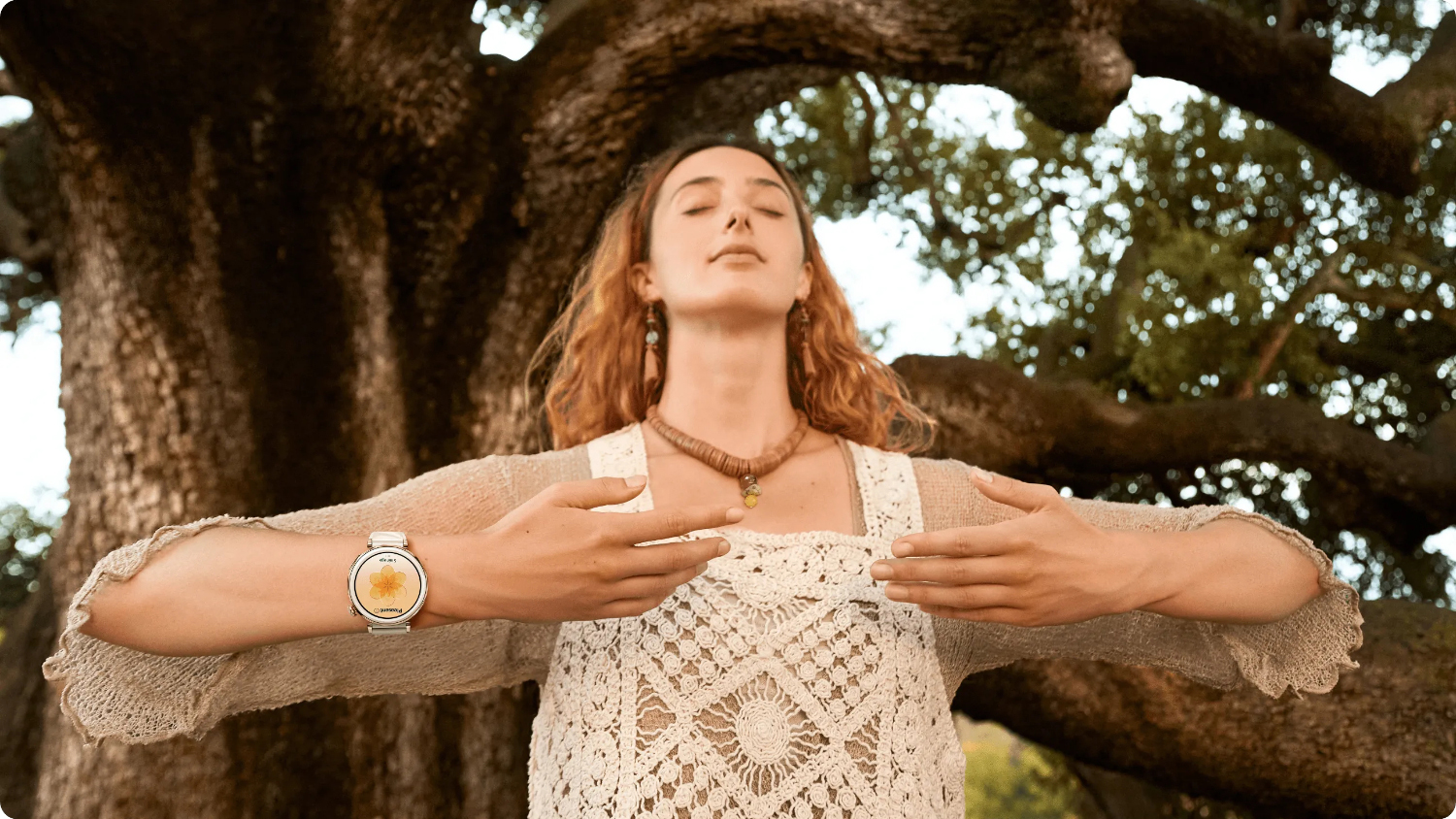 Huawei Watch GT 5 Pro Smartwatch - Titanium alloy Case with White Fluoroelastomer Strap (42mm Case, GPS, Bluetooth)