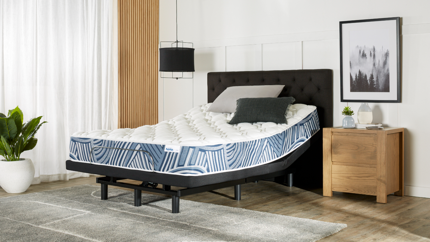 Dream Soft Queen Mattress with MotionComfort Adjustable Base By Sleepmaker