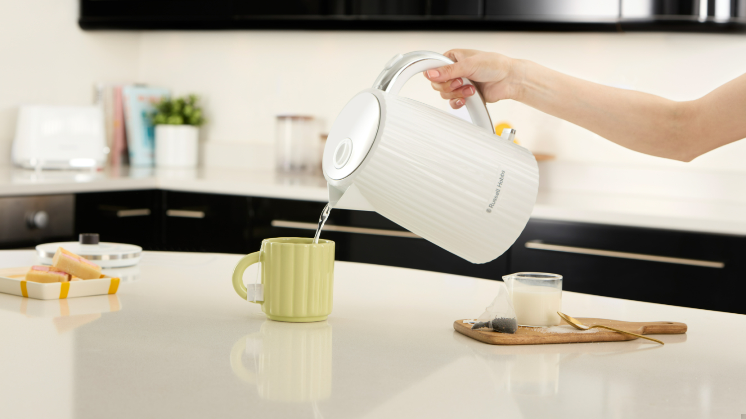 Russell Hobbs Eden 1.7L Kettle - White (RHK2736WHT)