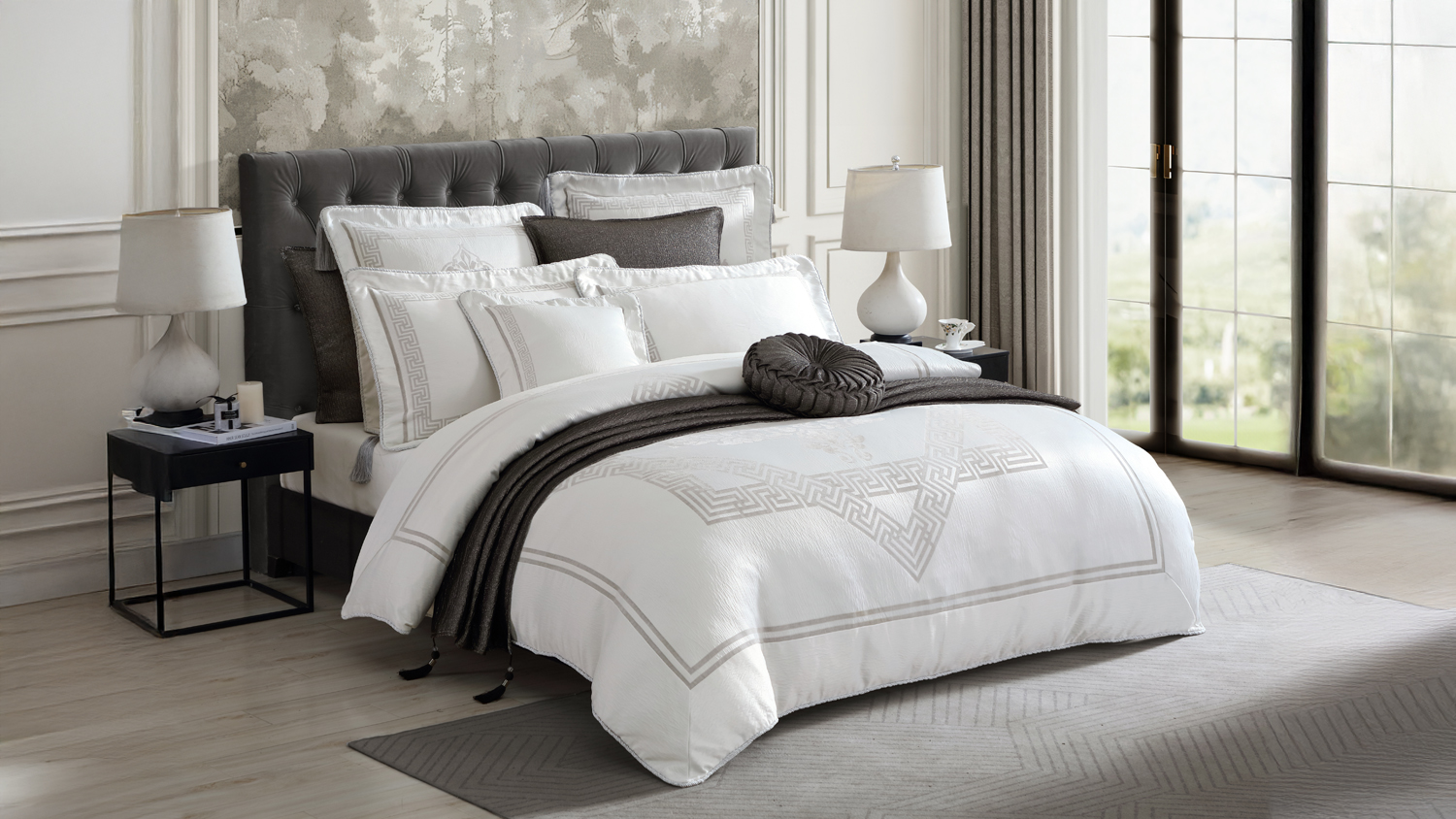 Empire Ivory Duvet Cover Set by Da Vinci - Queen