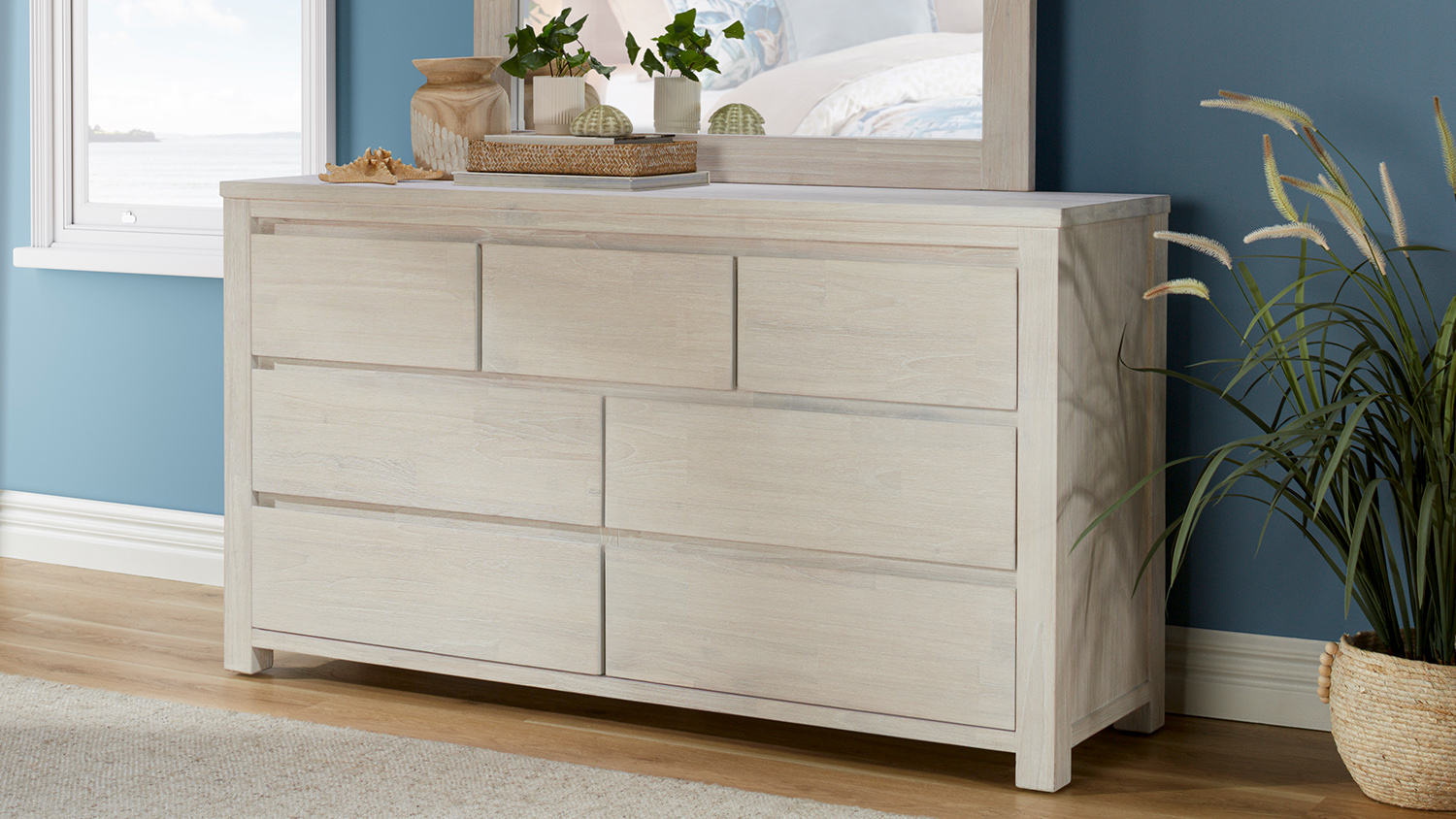 Palm Beach 7 Drawer Lowboy