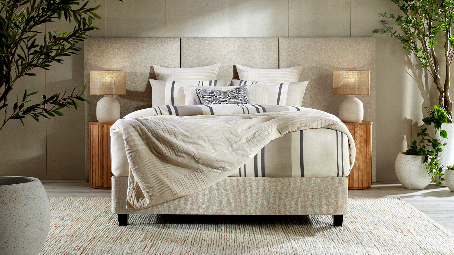 Queenscliff Linen Duvet Cover Set by L'Avenue