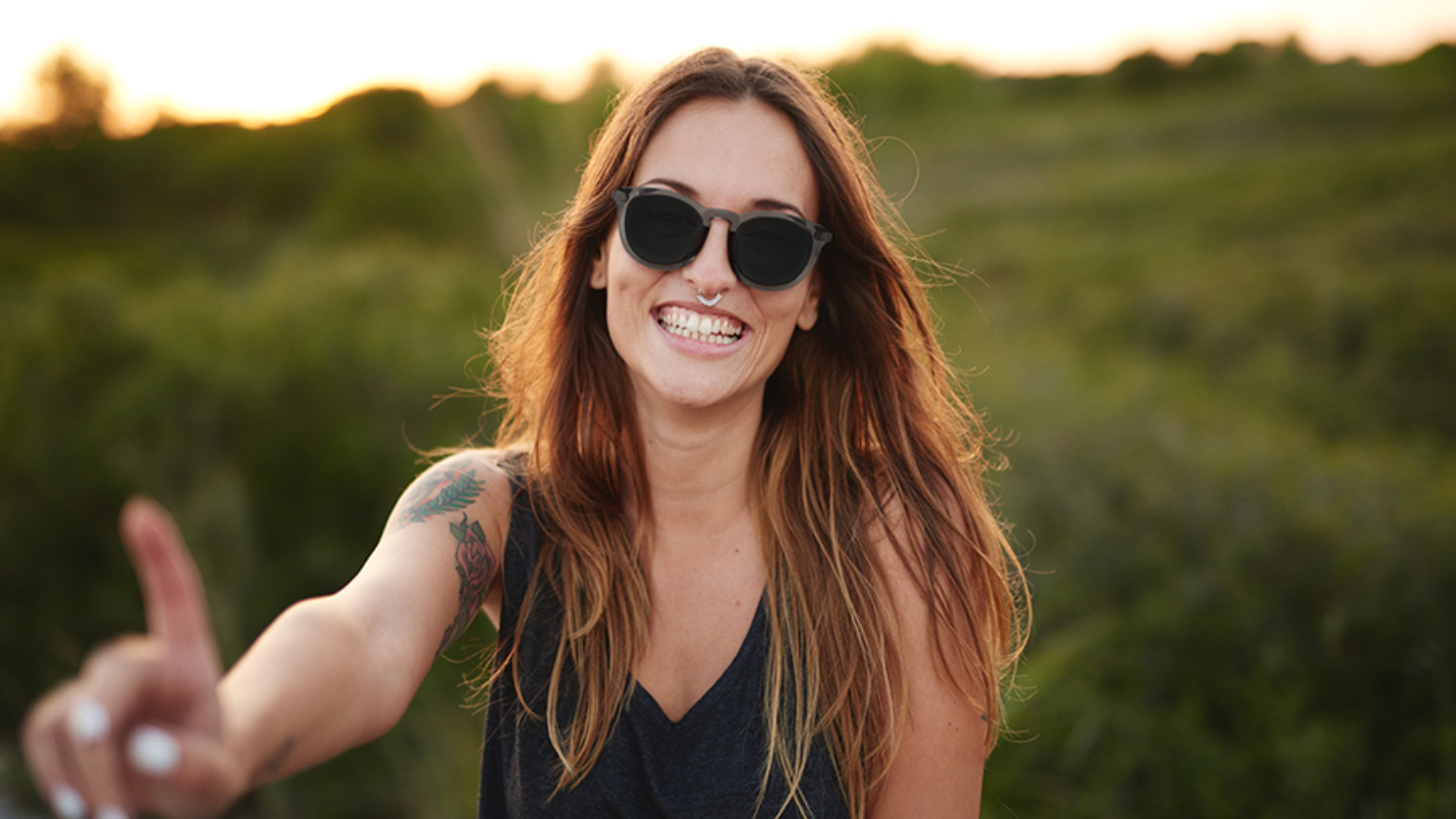 JBL Soundgear Round Frames Wireless Open-Ear Audio Sunglasses - Onyx (JBLSNDGEARFMSRONX)