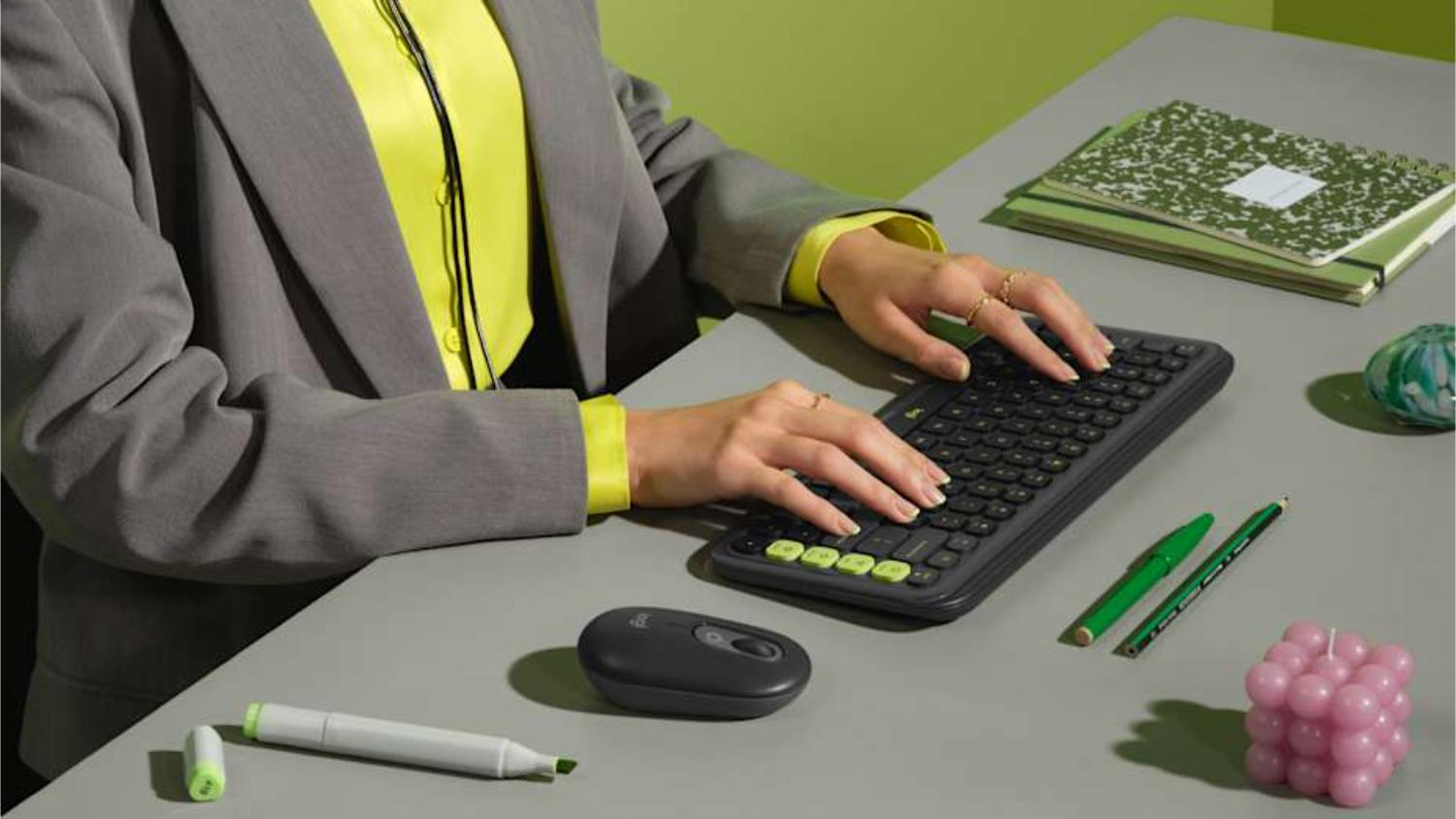 Logitech POP Icon Keys Wireless Keyboard with Customisable Action Keys - Graphite (920-013083)