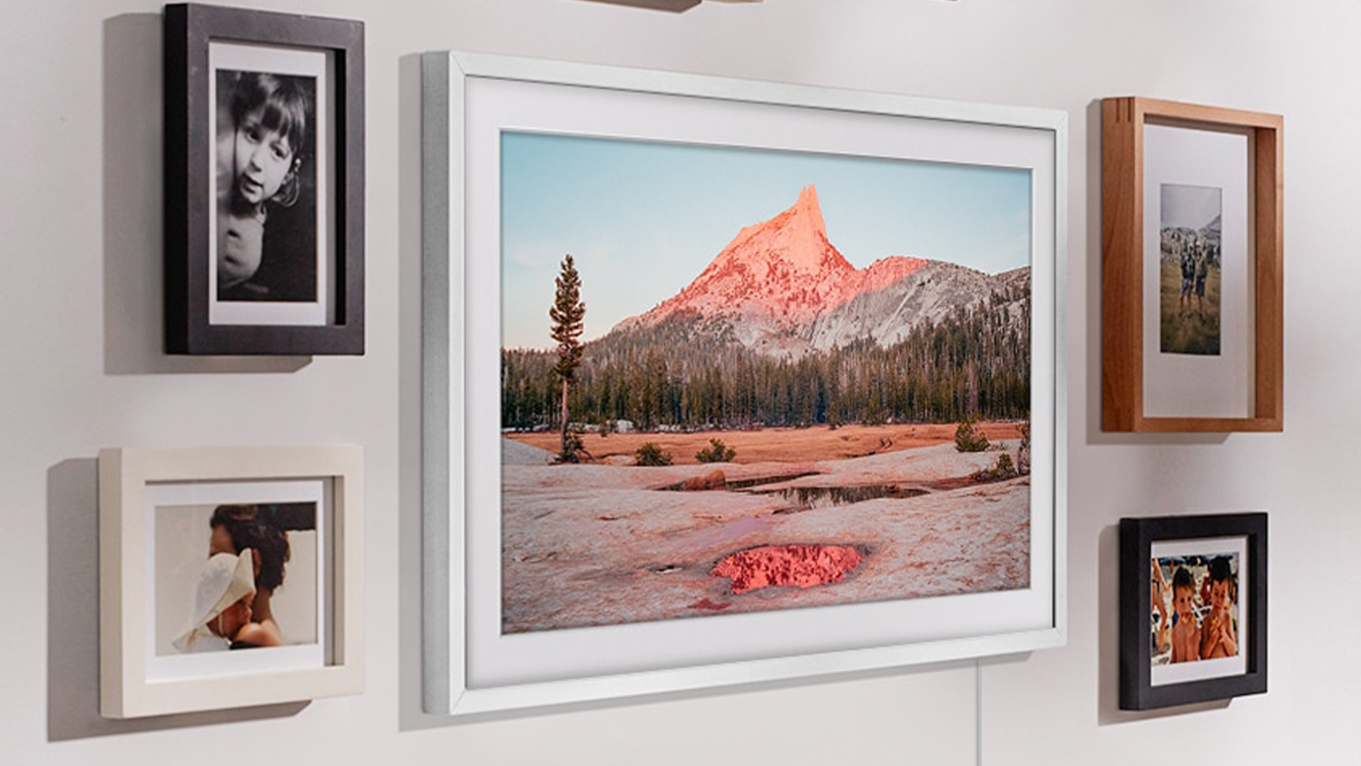 Samsung 32" Modern Frame Bezel for 32LS03C TV - White (VG-SCFC32WTBXY)