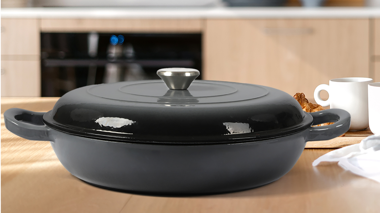 Toque Cast-Iron Round French Pan with Lid 3.5L - Black