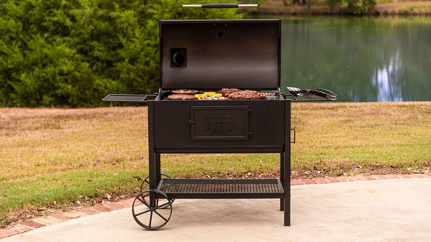 Oklahoma Joe's Judge Charcoal Grill