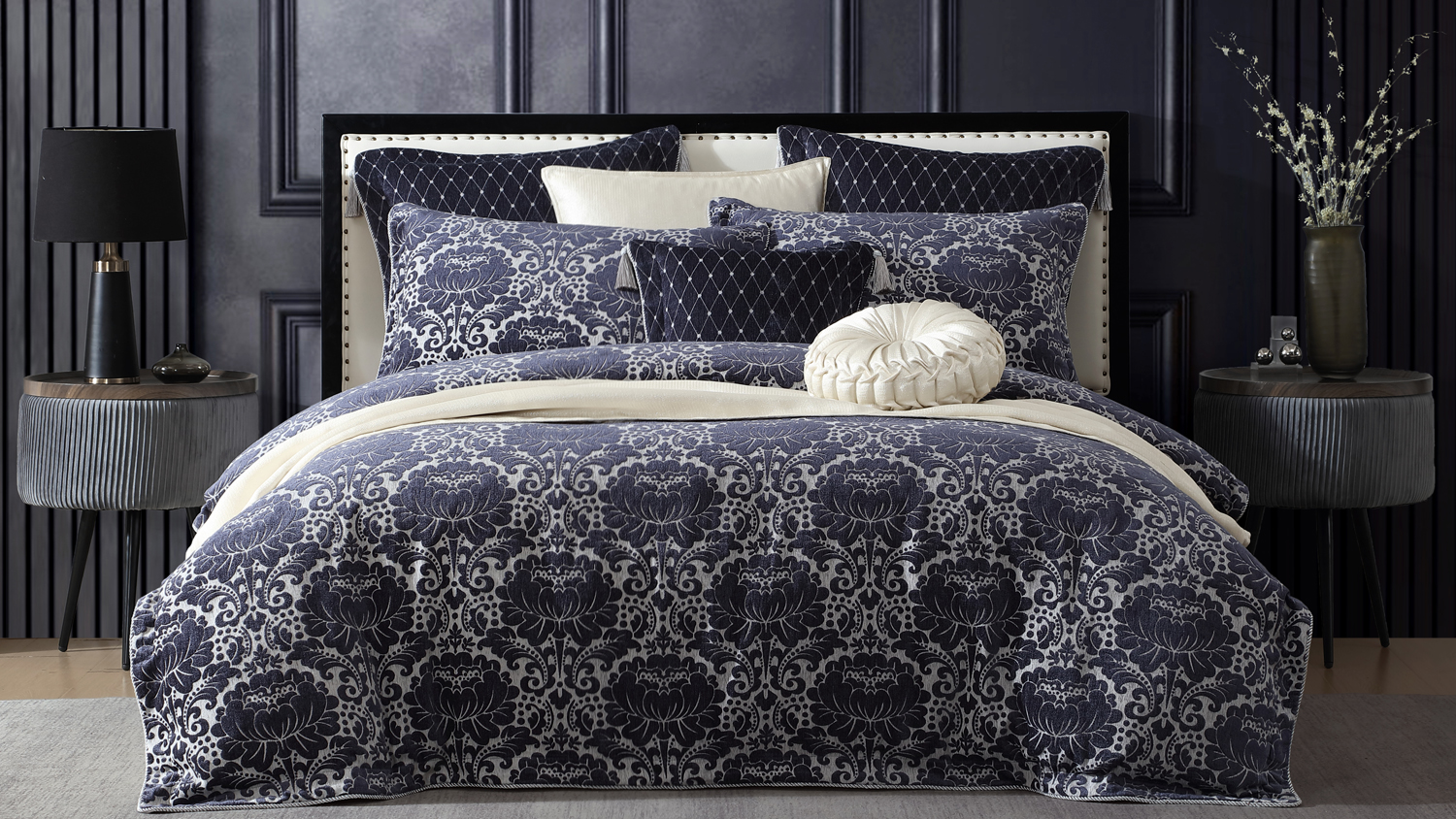 Esmeralda Ink Square Cushion by Da Vinci