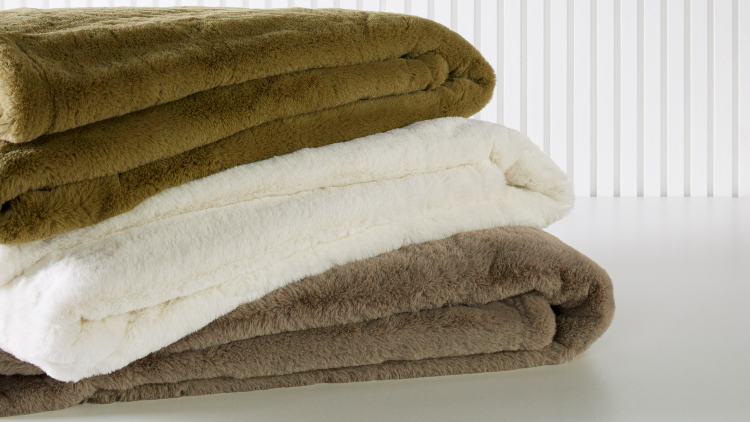 Evora Throw by Savona