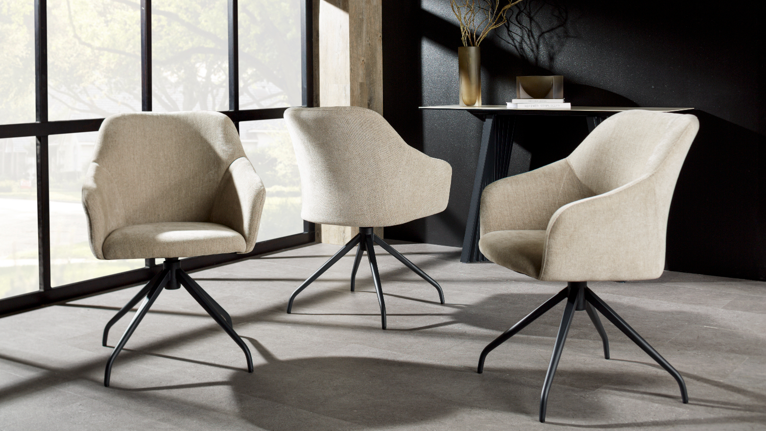 Dino Carver Swivel Dining Chair