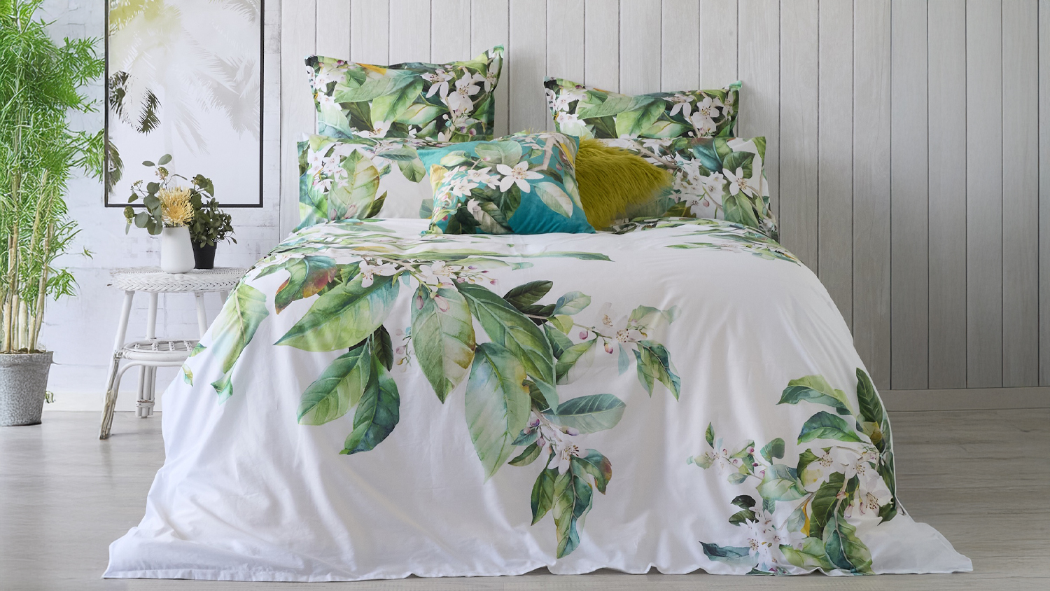 Daylesford White Duvet Cover Set by Luxotic