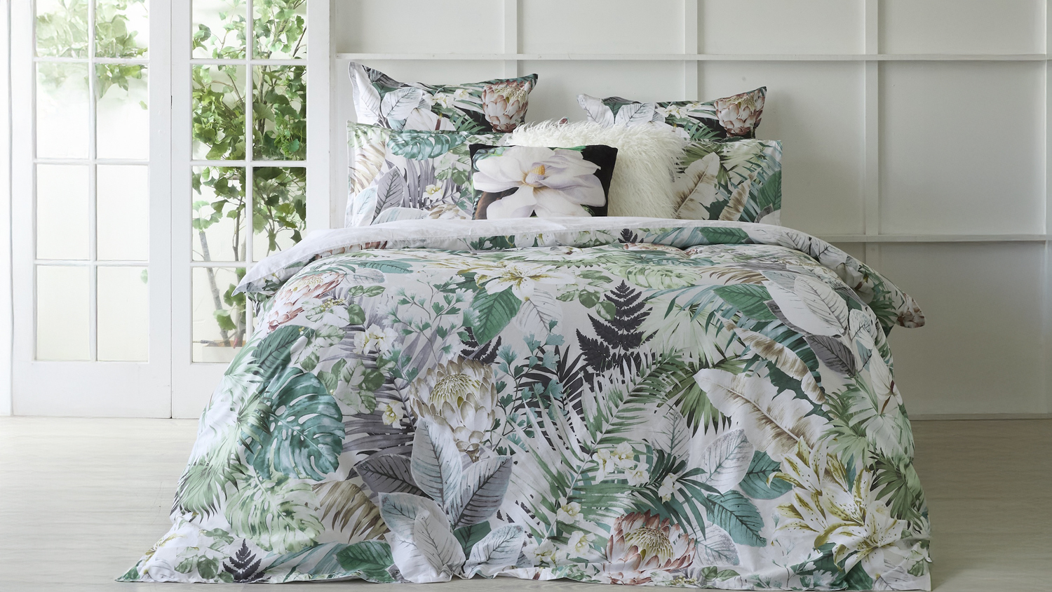 Twilight Green Duvet Cover Set by Luxotic