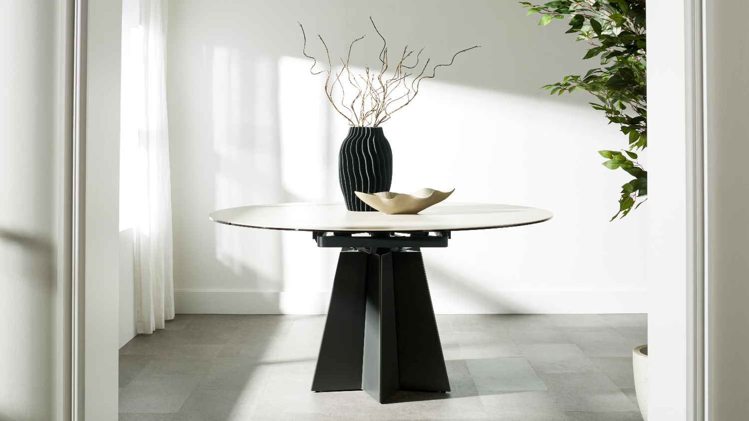 Magnesa 900-1500mm Oval Extension Dining Table