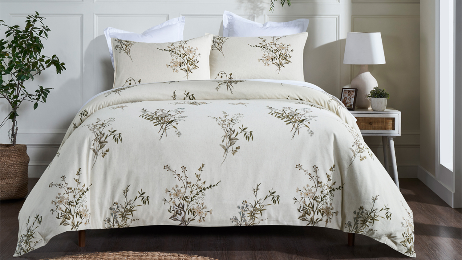Kent Floral Natural Duvet Cover Set by L'Avenue - Super King NZ