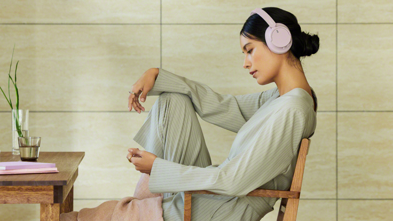 Sony WH-CH720NP Noise Cancelling Wireless Over-Ear Headphones - Pink