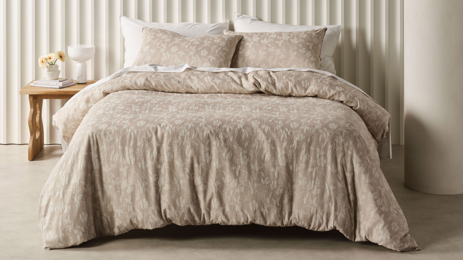 Athena Linen Duvet Cover Set by L'Avenue