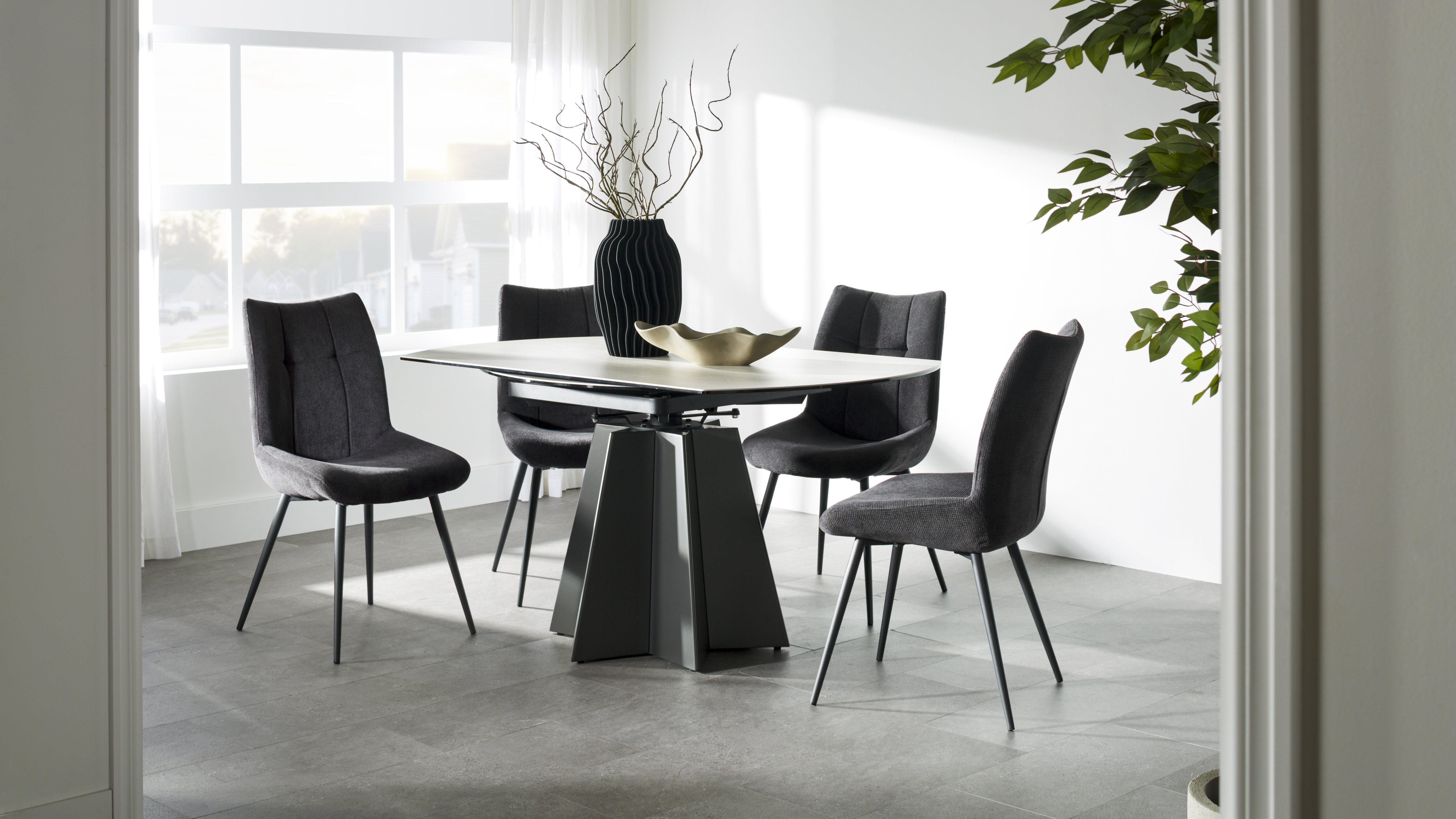 Magnesa 5 Piece Extension Dining Suite