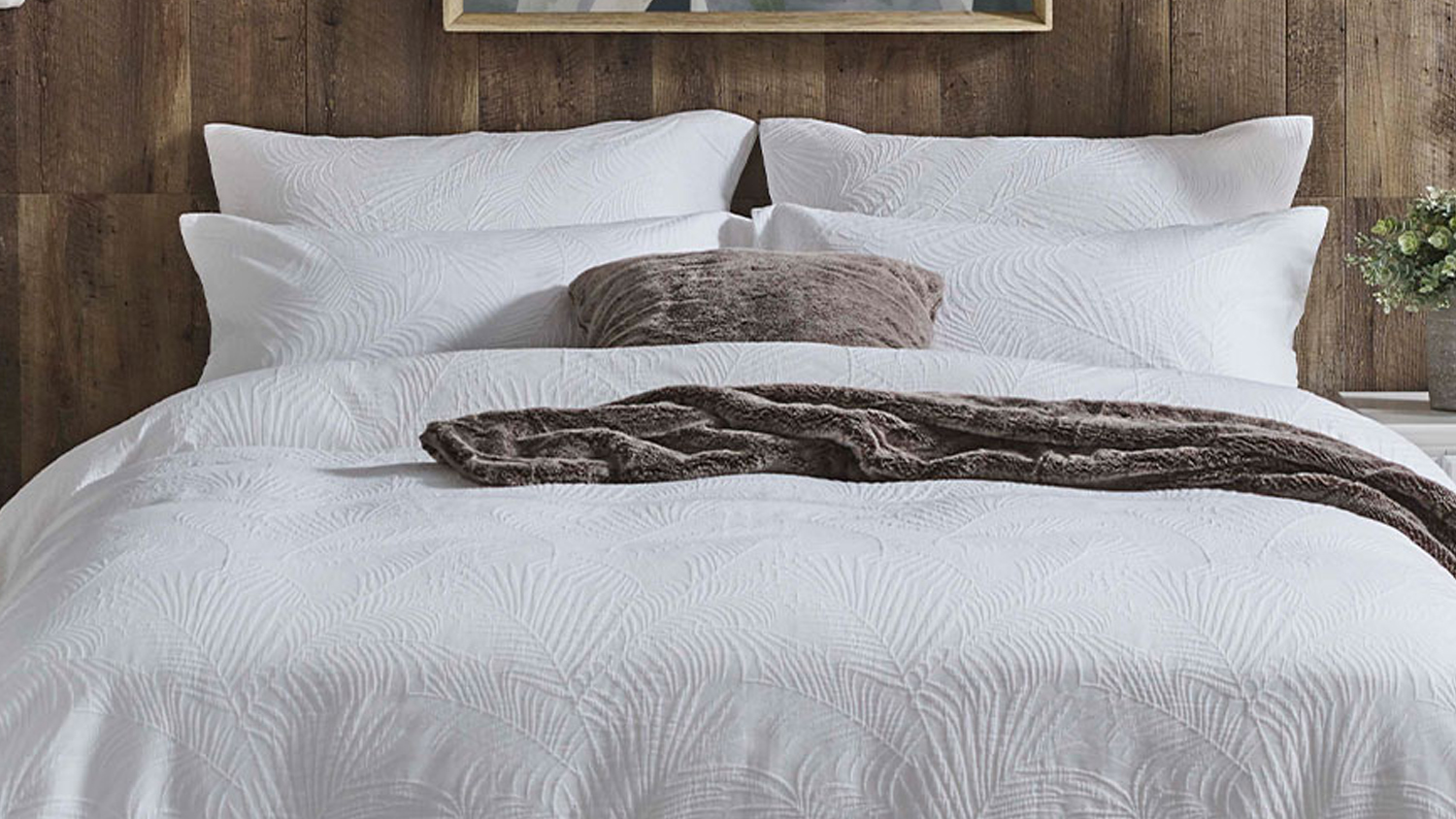 Elk White Duvet Cover Set by L'Avenue