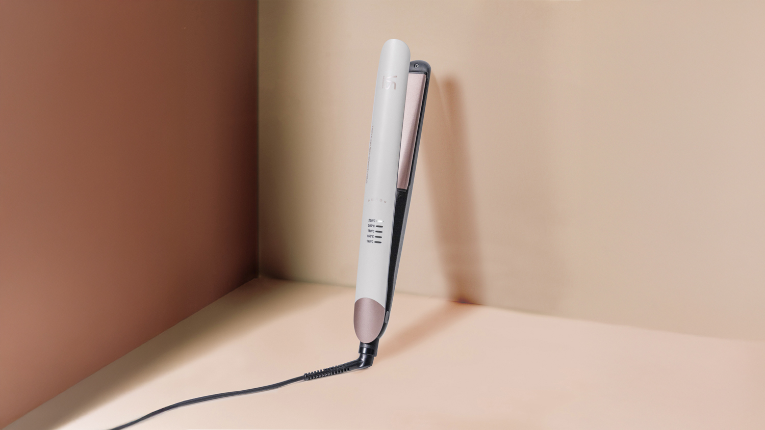 VS Sassoon Tri-Smooth & Shine Hair Straightener - White (VSS61A)