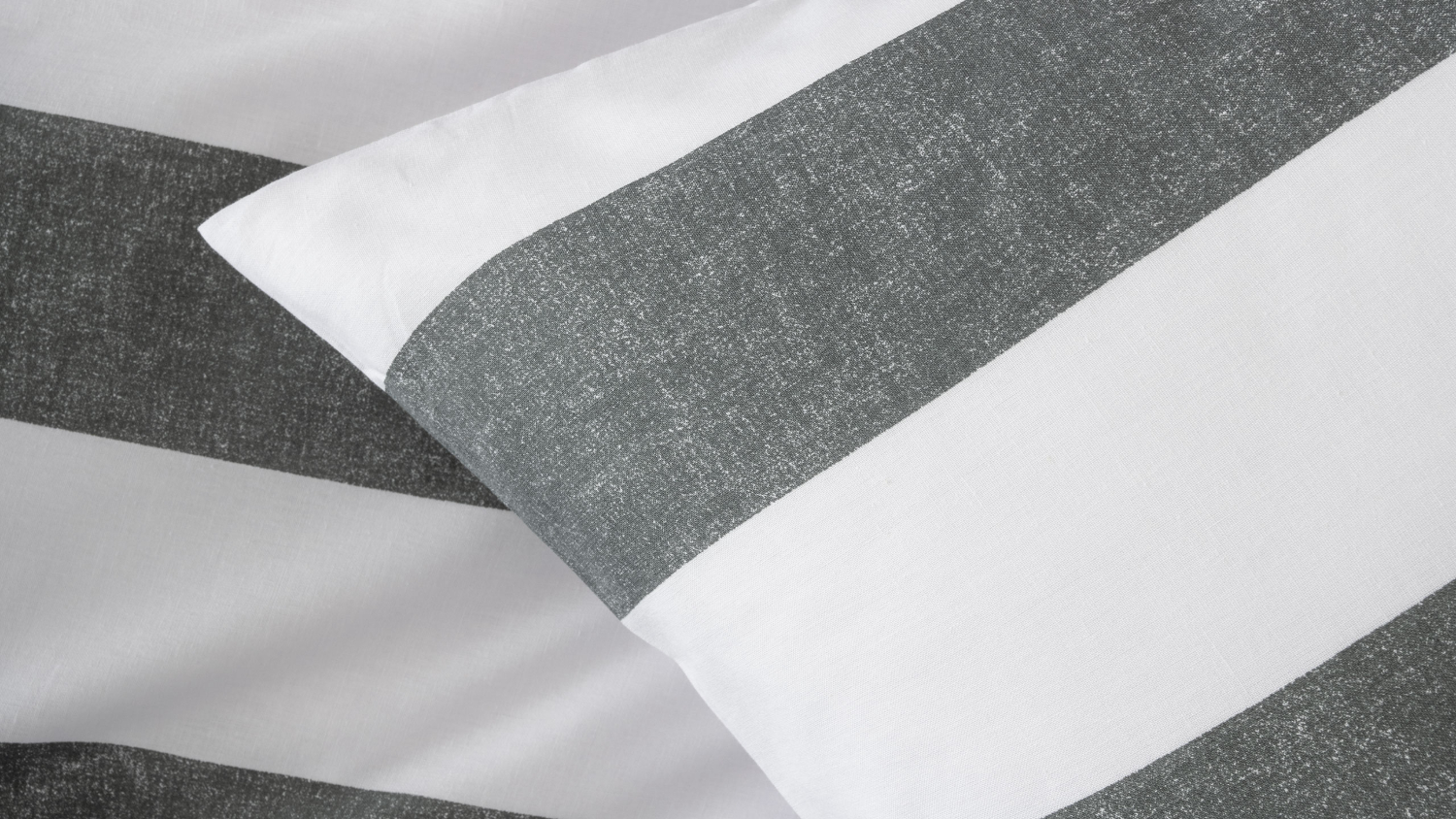 Sydney Carbon Duvet Cover Set by Nu Edition