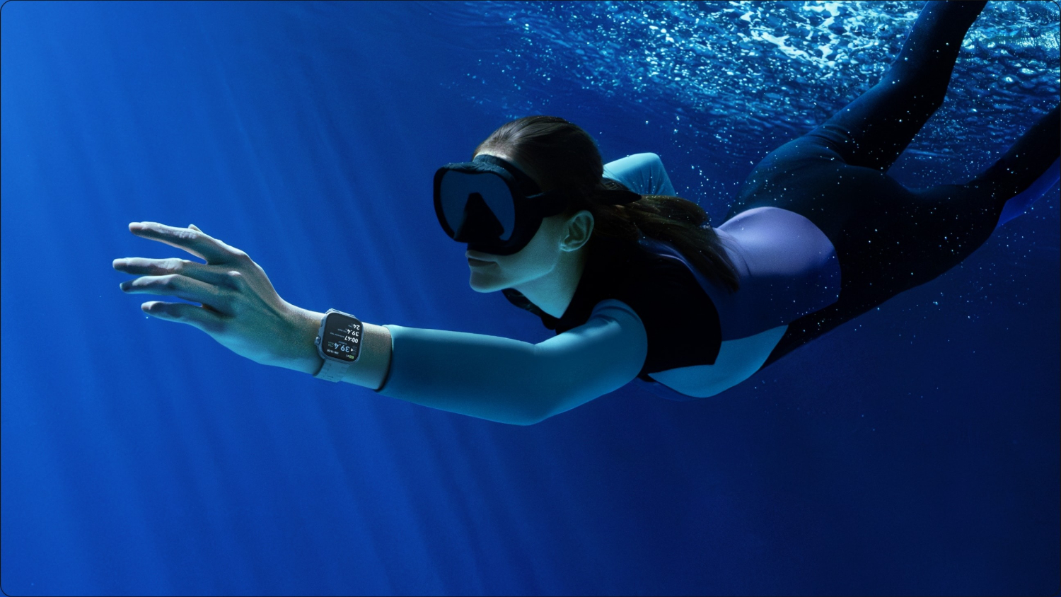 Huawei Watch Fit 4 Pro Smartwatch - Aluminium & Titanium Alloy Case with Green Nylon Strap (GPS, Bluetooth)