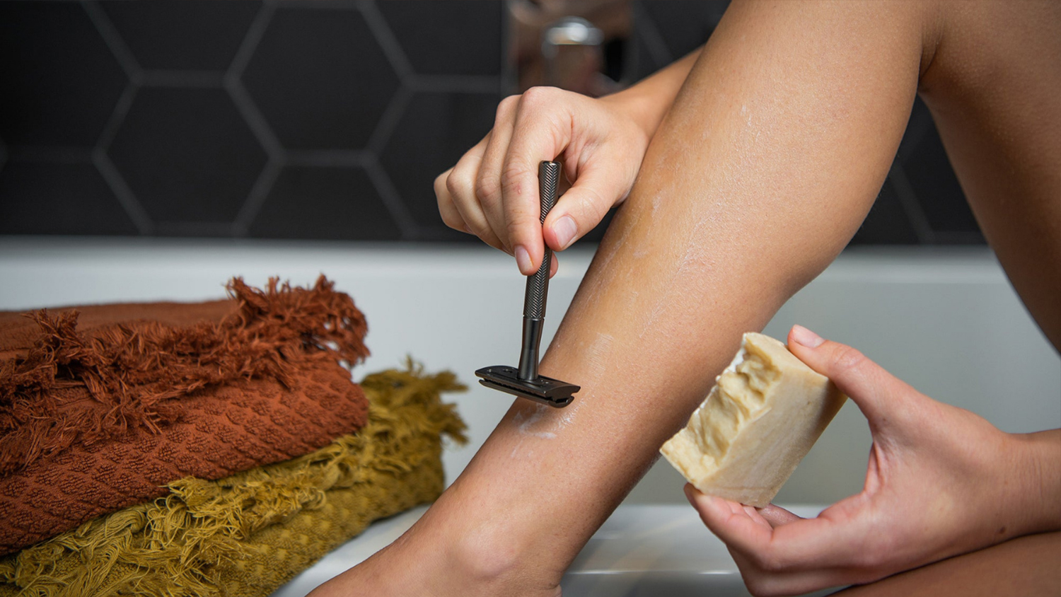 CaliWoods Eco-Friendly Safety Razor Starter Kit - Silver