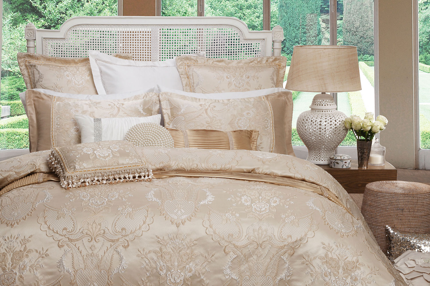 Antoinette Gold Bed Linen by Da Vinci